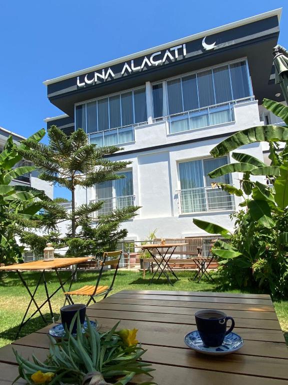 Luna Alacati — Hotel in Cesme
