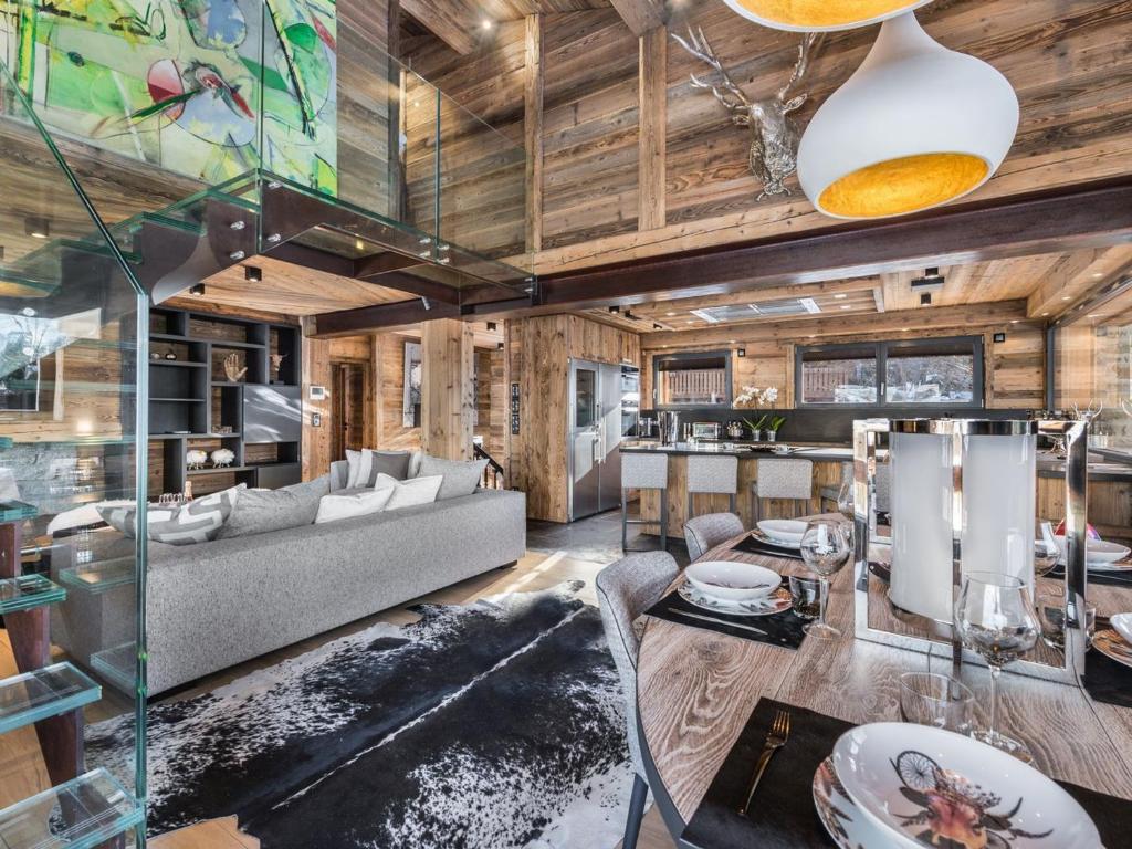 Chalet de luxe avec jacuzzi, salle cinéma et piscine au centre de Megève - FR-1-569-10 - 2