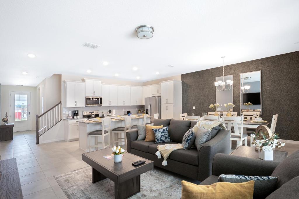 1804 Tropical Palms Circle, Kissimmee