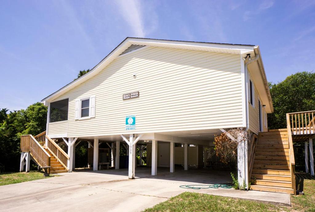 Beach Power by Oak Island Accommodations, Oak Island