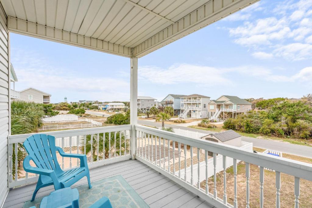 5 Buoys by Oak Island Accommodations, Oak Island