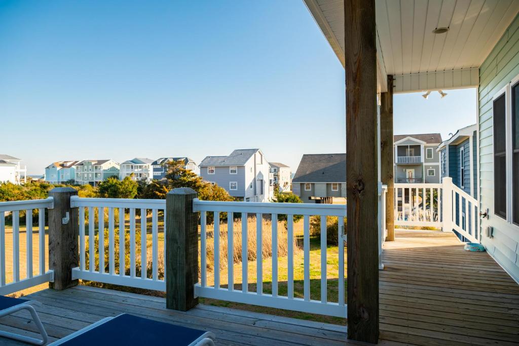 A Pawsitive Attitude by Oak Island Accommodations, Oak Island