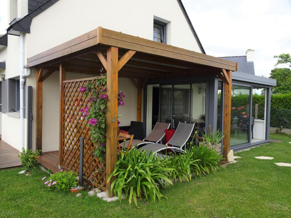 Chalet near Cap Frehel with Coastal Views, Frehel