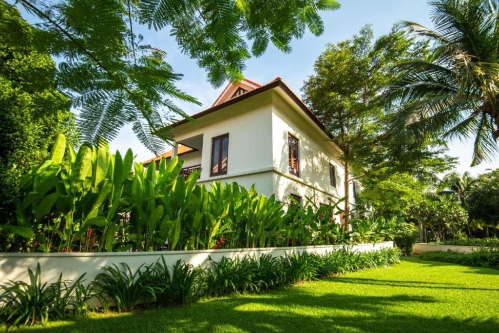 Outstanding Villa In Beach Resort