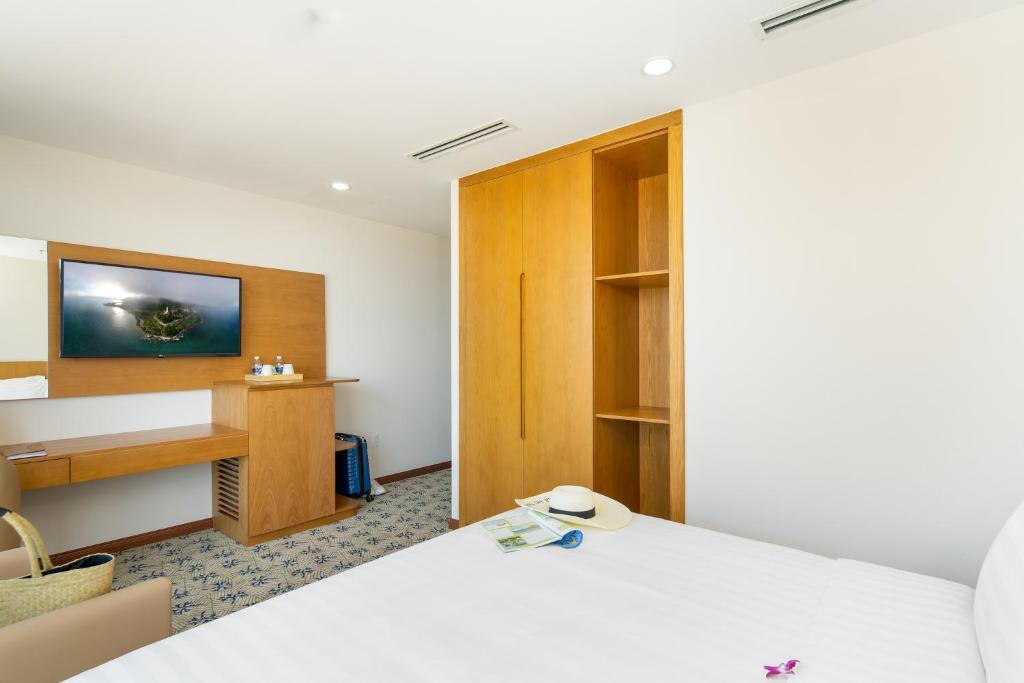 Lamanga Hotel & Suite Danang photo