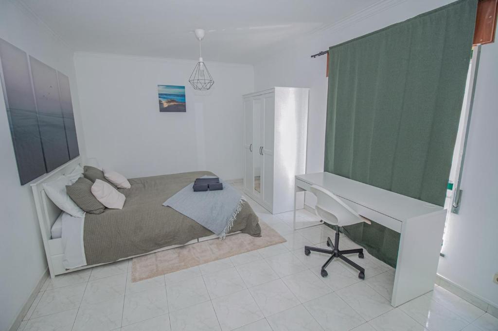 Charming Private Rooms in an Apartment A1 Penha - Faro, Faro