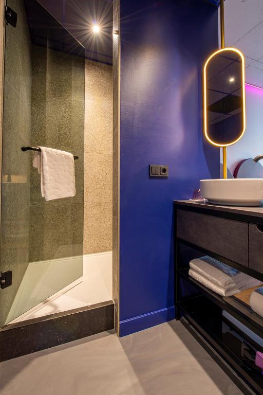 Hotel VIC photo