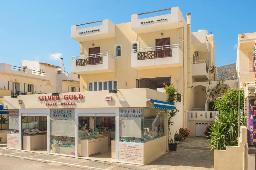 Smaragdine Beach Hotel — Hotel building in Stalida
