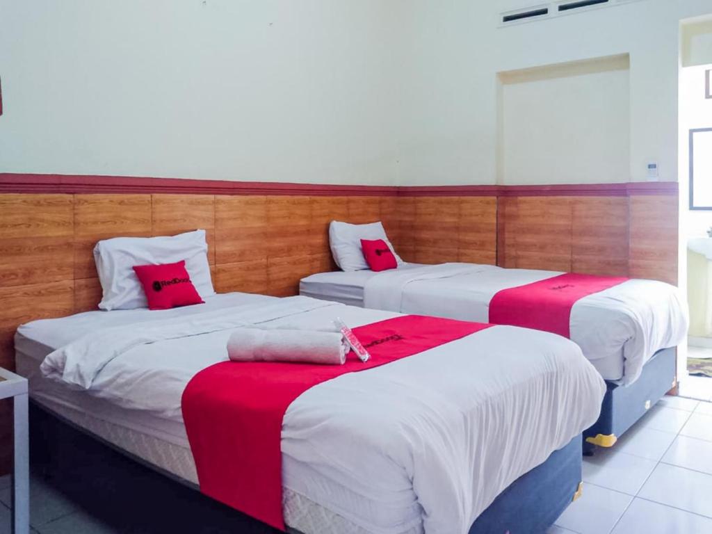 OYO 1190 Griya Soeratin Residence Syariah photo