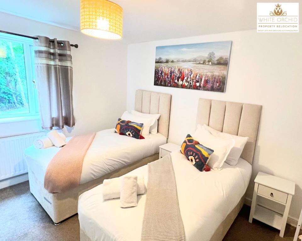2 Bed Apartment in Stevenage SG1 Hertfordshire By White Orchid Property Relocation Leisure & Business