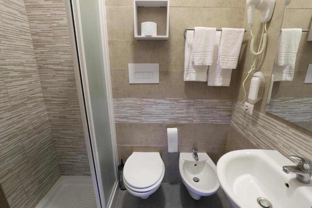 Albergo Leonardo Da Vinci photo
