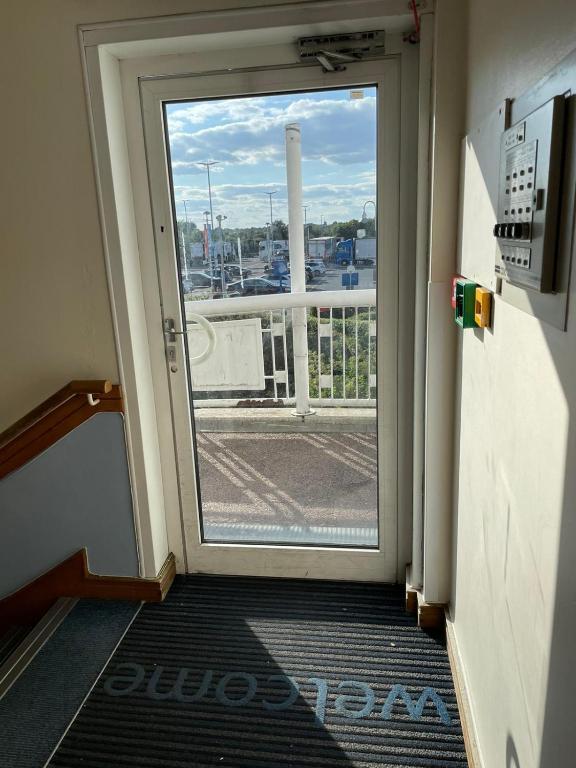 Thurrock Hotel M25 Services photo