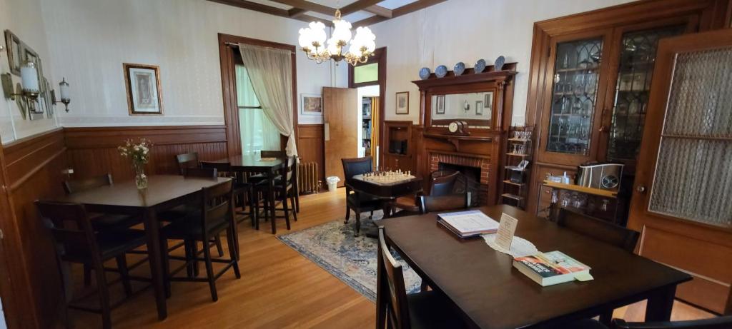 Inn at the Agora photo