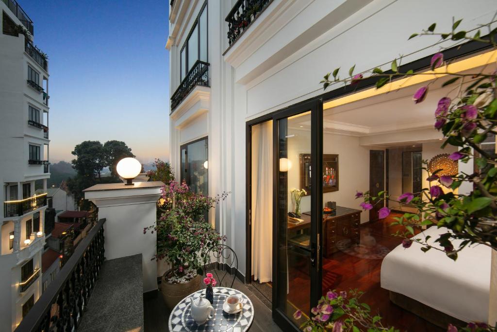 Lucien Hanoi Lakeside Hotel & Rooftop