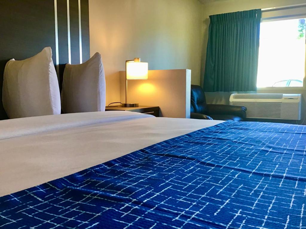 Travelodge Inn & Suites by Wyndham Missoula University Park photo
