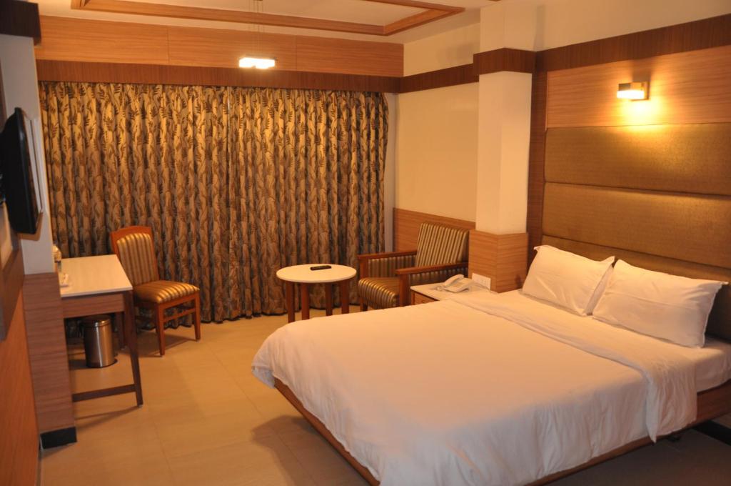 Hotel Sms Grand Inn photo