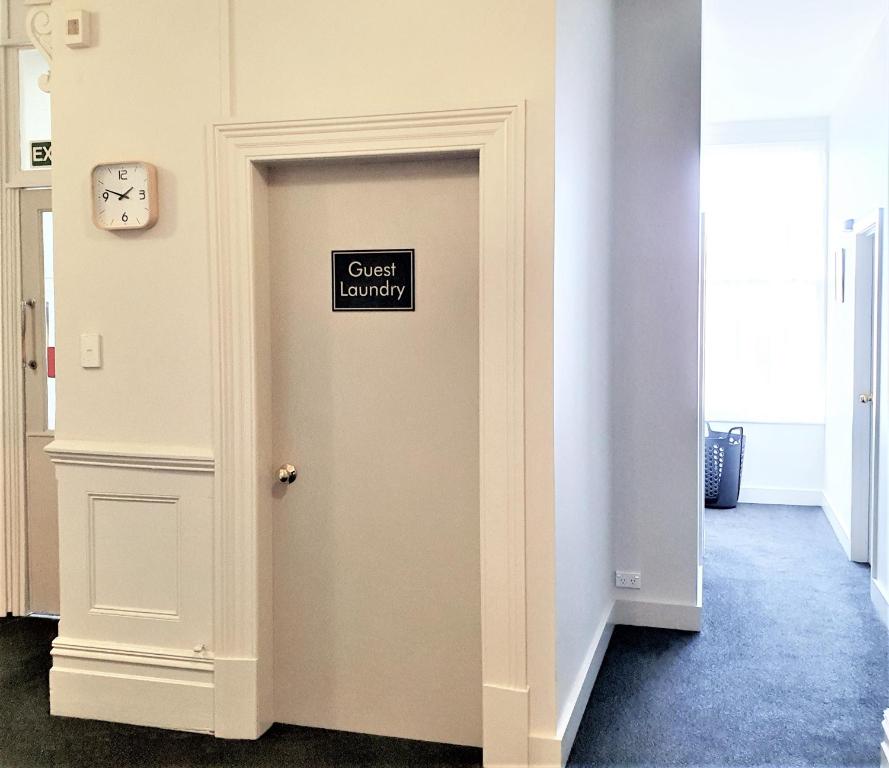 Work Stay at 123 photo