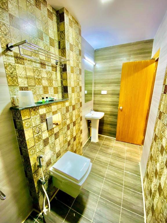 Sheraton Grande Hotel - Business Class Hotel - Near Central Railway Station photo
