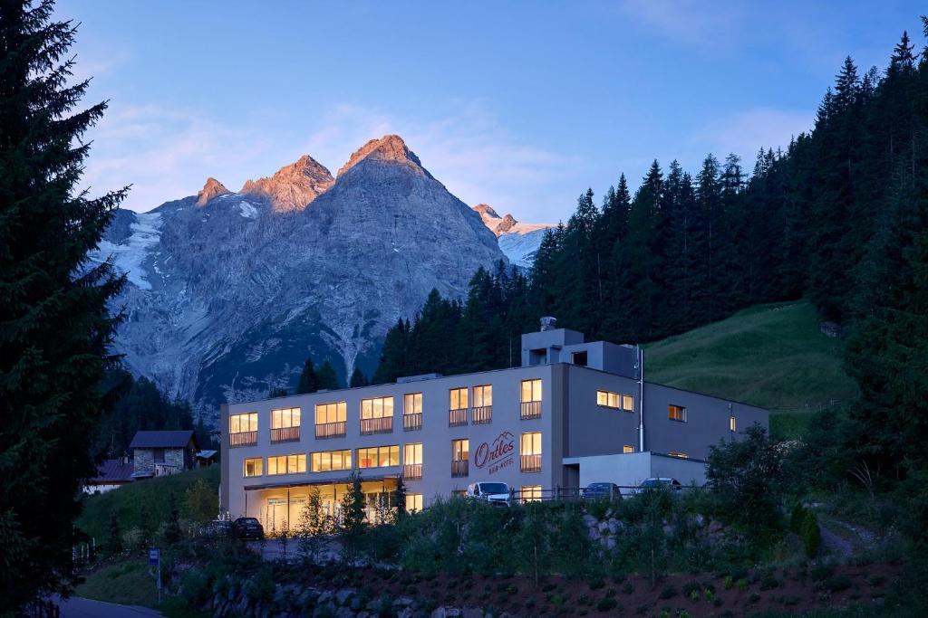 Hotel Ortles B&amp;B — Hotel in Stelvio
