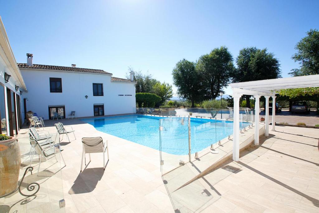 Magnificient Rural Home With Pool and BBQ - 3