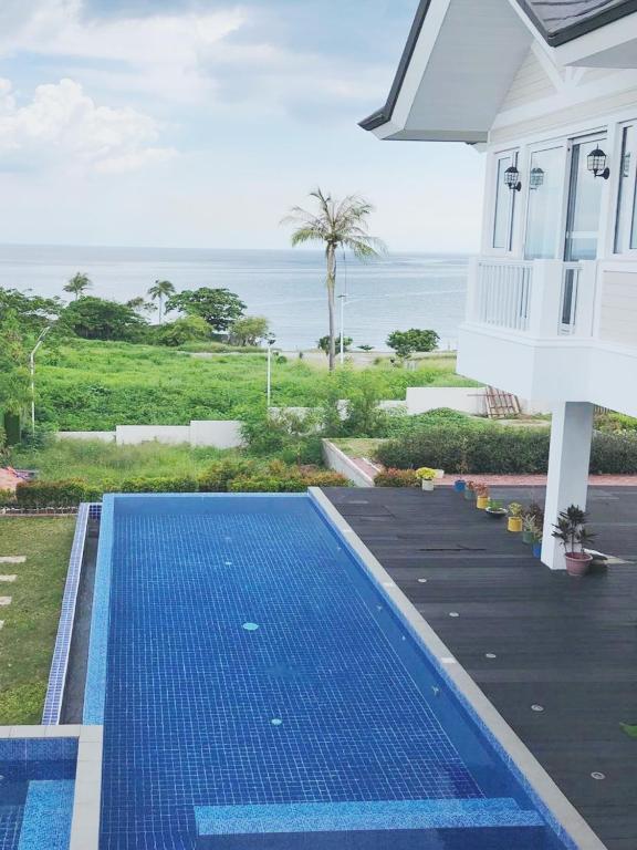 4 Bedroom Beachfront House with Private Pool in Batangas photo