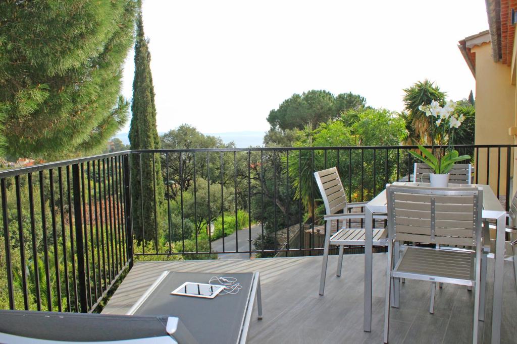 SELECT'SOHOME - La Fossette - Appartement pour 4 personnes avec terrasse et vue mer ! - FOS-04, Le Lavandou