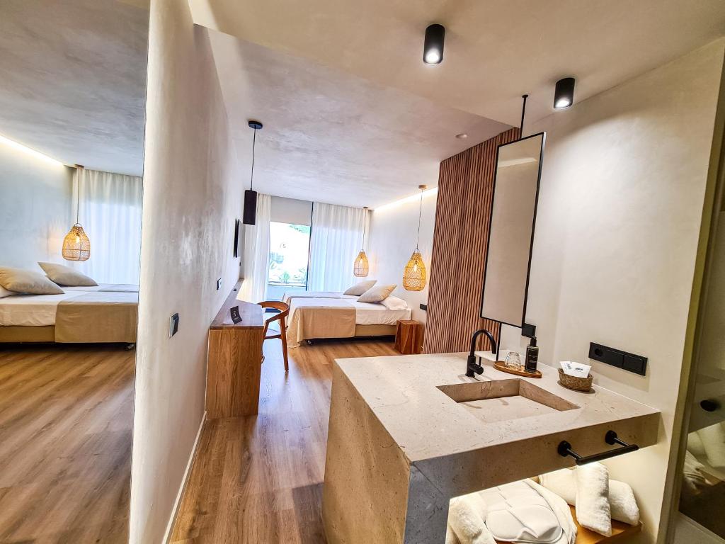S´Estancia Suites — Hotel rooms in Es Mercadal, Balearic Islands