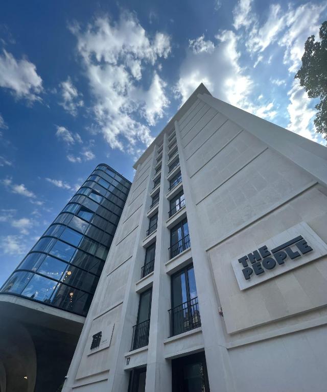 Hotel Exterior Image
