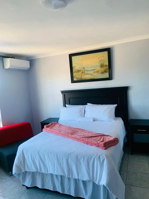 Xaba Guest Lodge photo