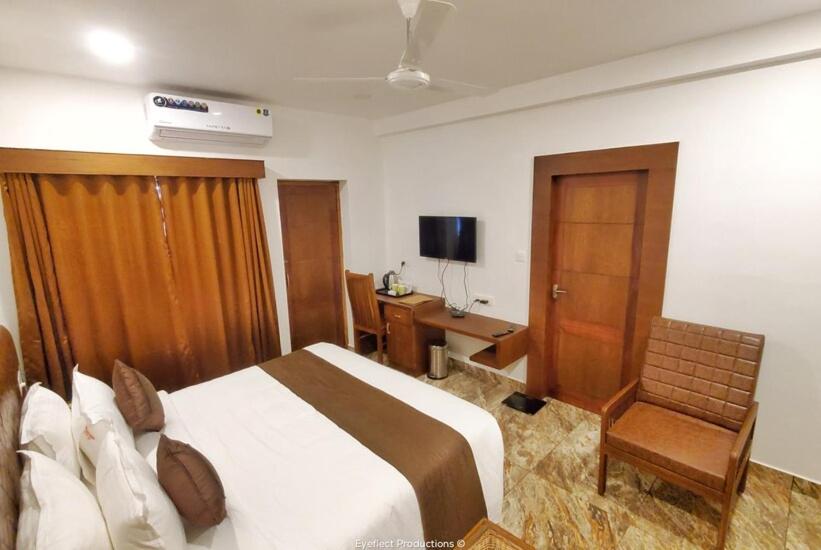 4. Hotel Va..
