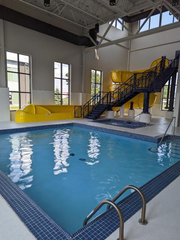 Microtel Inn & Suites Montreal Airport-Dorval QC photo