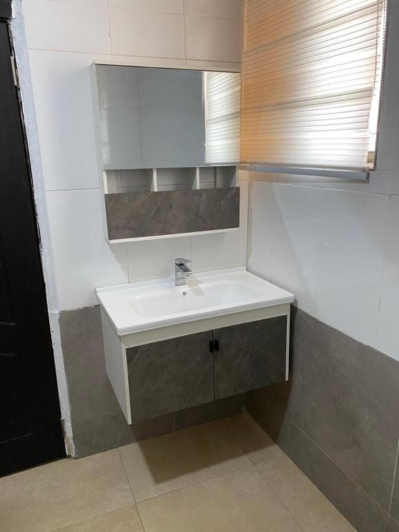 MILTON AVENUE SUITES, 2Bed photo
