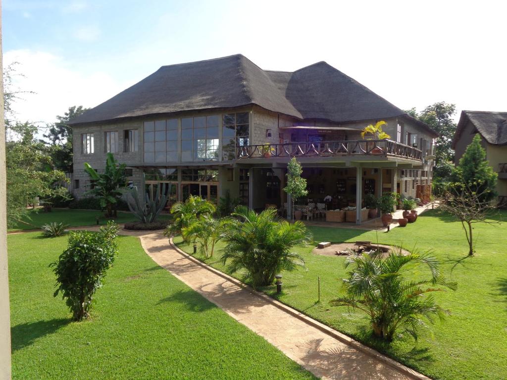 Weru Weru River Lodge photo