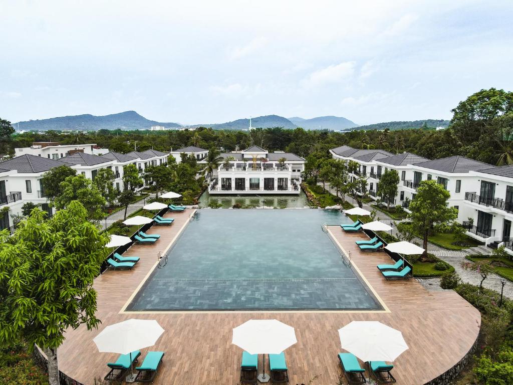 Great swimming pool