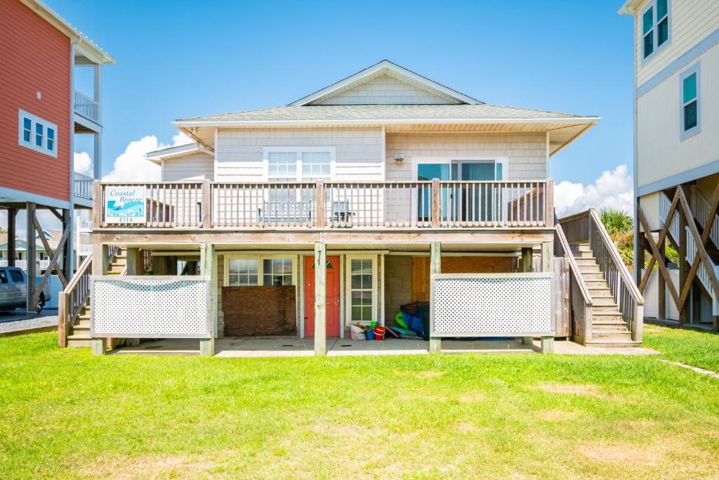 Coastal Breeze by Oak Island Accommodations, Oak Island