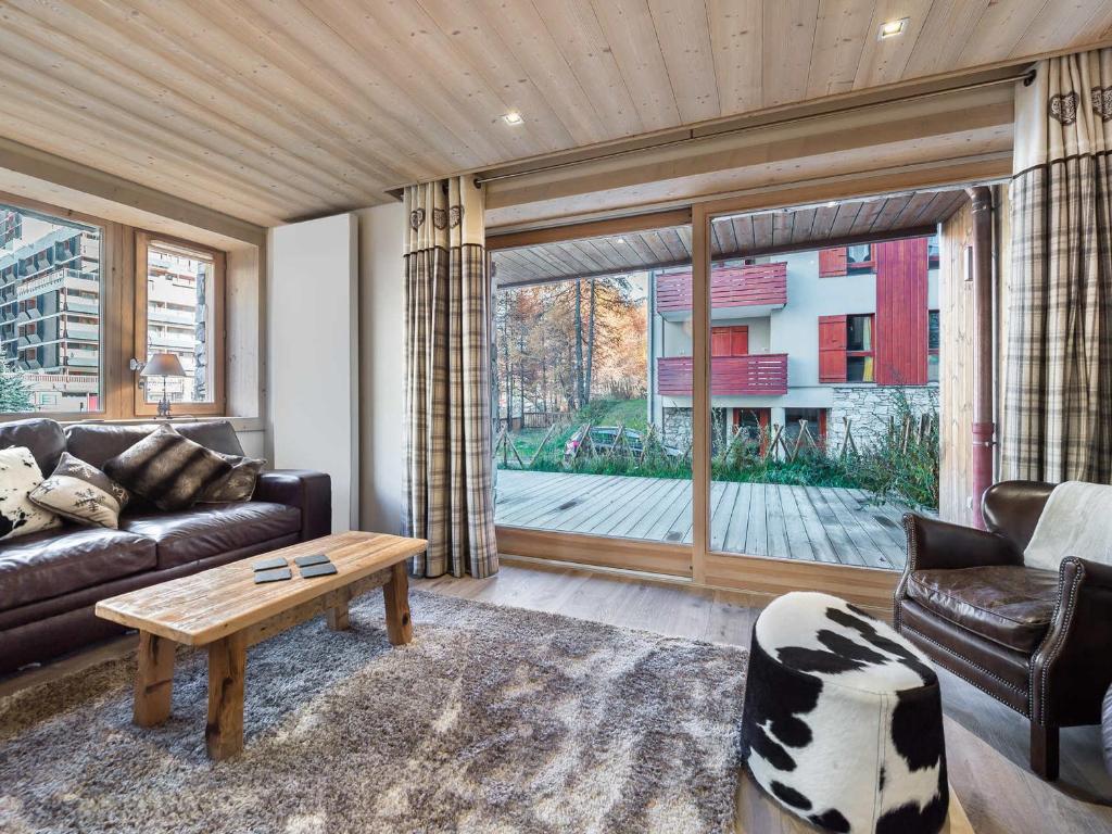 Duplex rénové avec parking, proche centre et remontées, navette et bus à deux pas - 2