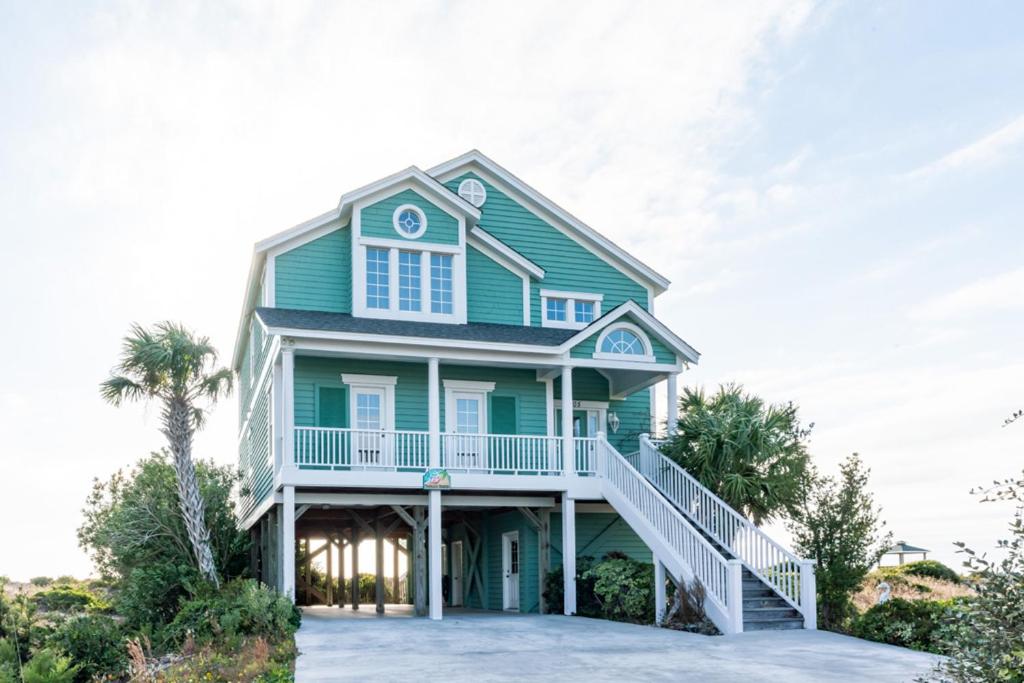 Emerald Breeze by Oak Island Accommodations, Oak Island