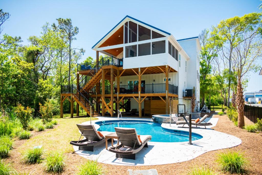 Farmhouse at Turtle Creek by Oak Island Accommodations, Oak Island