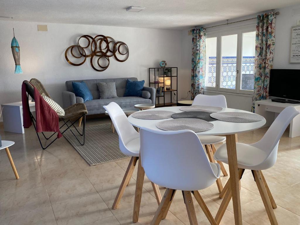 Private Pool & Garden - walk to Beach & Marbella - 2