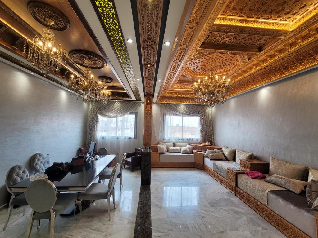 ZR Comfort Delux, Fès