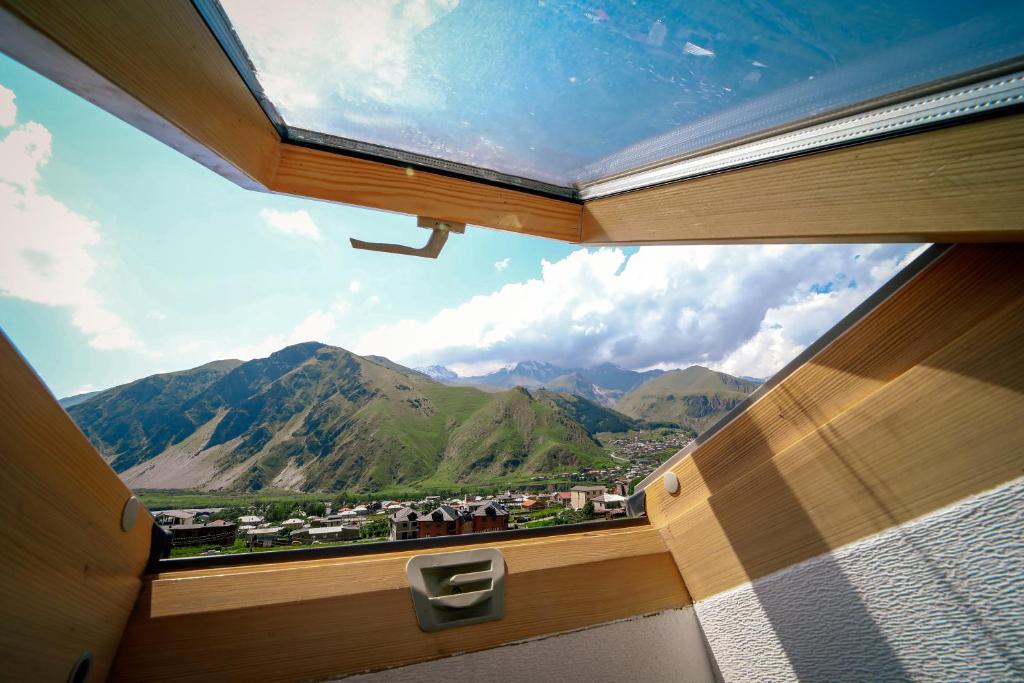 Alpenhaus Kazbegi Hotel & Restaurant photo