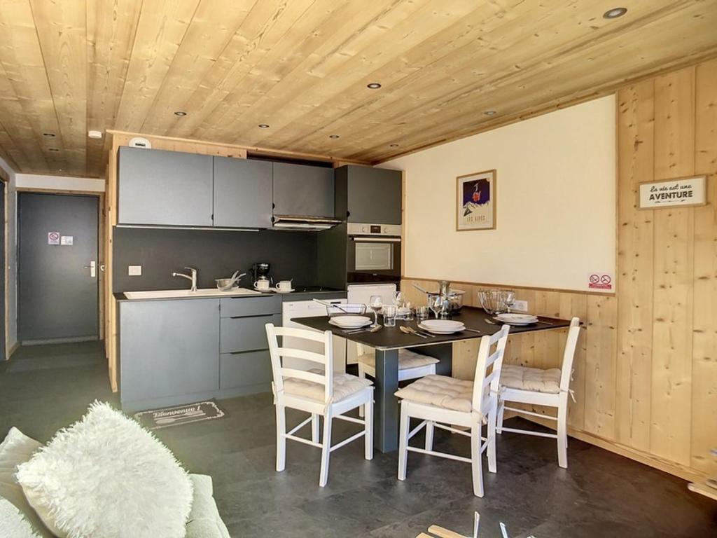 Appartement lumineux à rénover, skis aux pieds - FR-1-344-794, Les Menuires