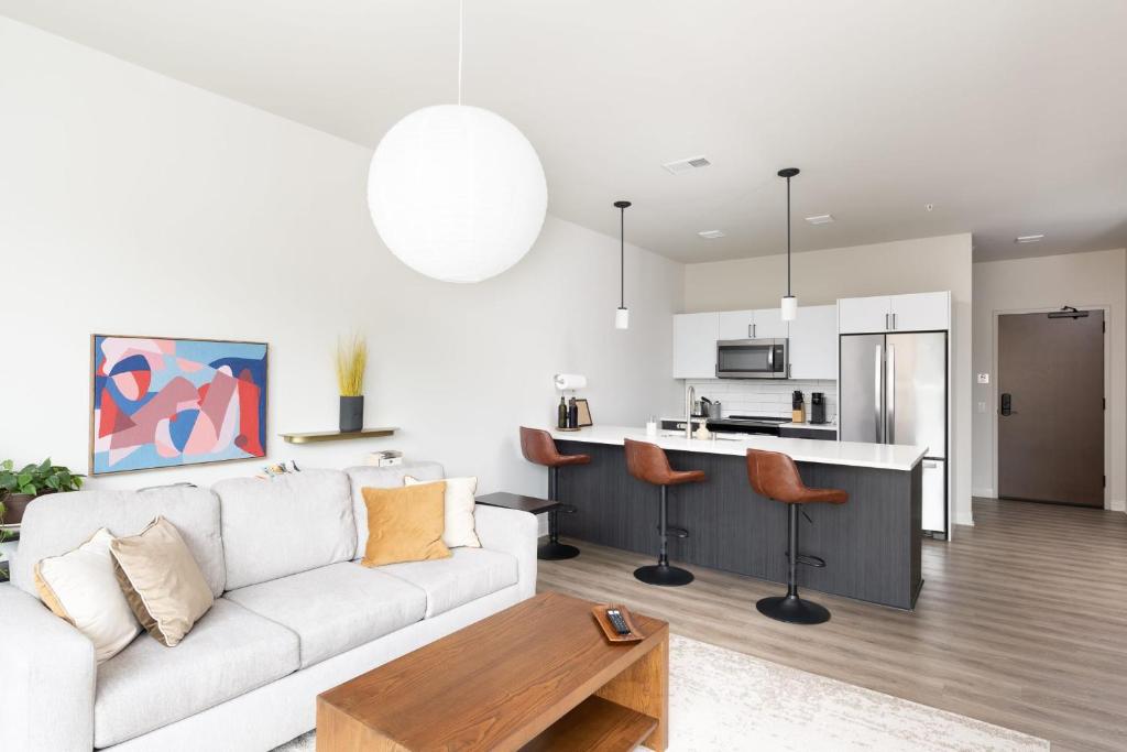 East Side Luxury Apt Interior