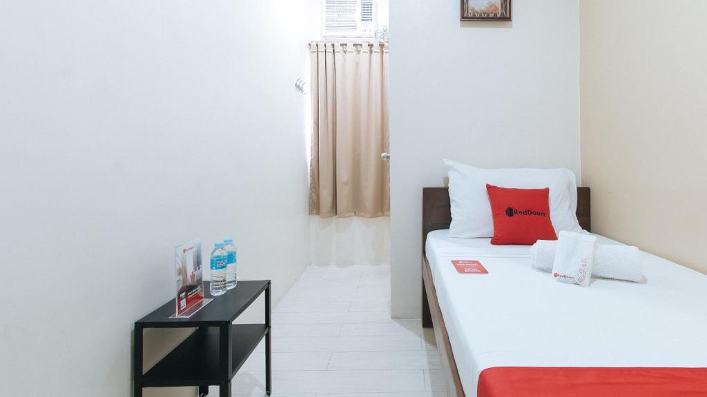 RedDoorz Plus @ Eco Green Boutique Hotel Davao photo