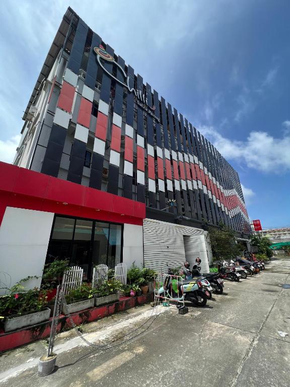 The Chilli Patong Beach Hotel photo