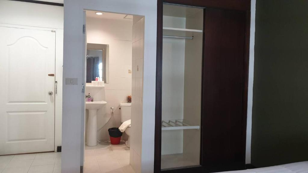 Orion Rooms Sukhumvit 33 photo