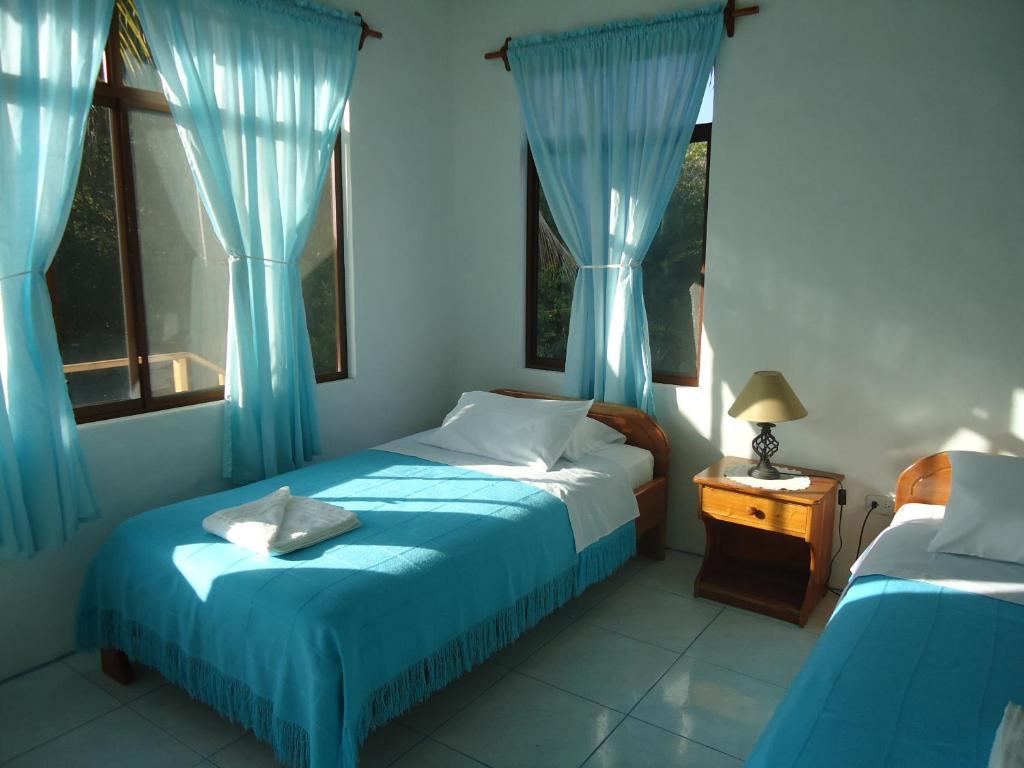 Cartago Bay — Hotel in Galapagos