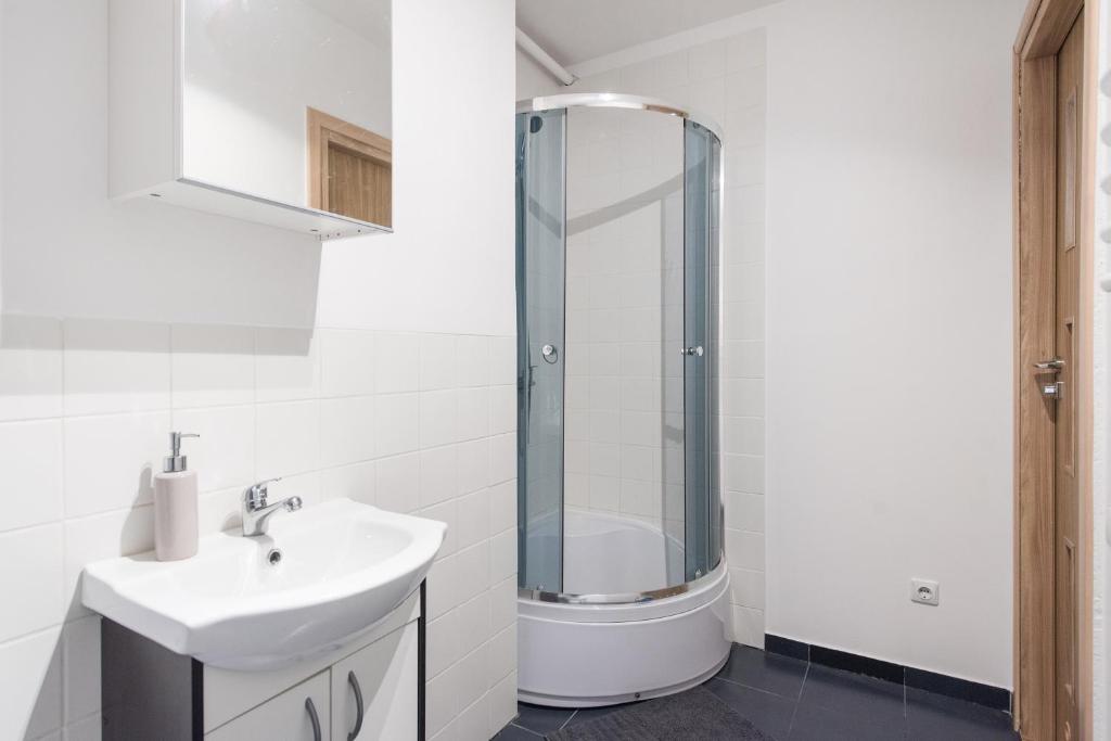 Bright&Stylish, Self Check-in, Centrally Located, by Cohost photo