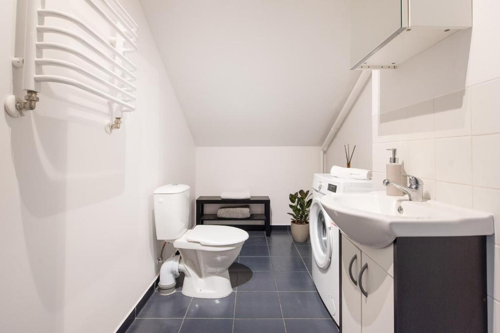 Bright&Stylish, Self Check-in, Centrally Located, by Cohost photo
