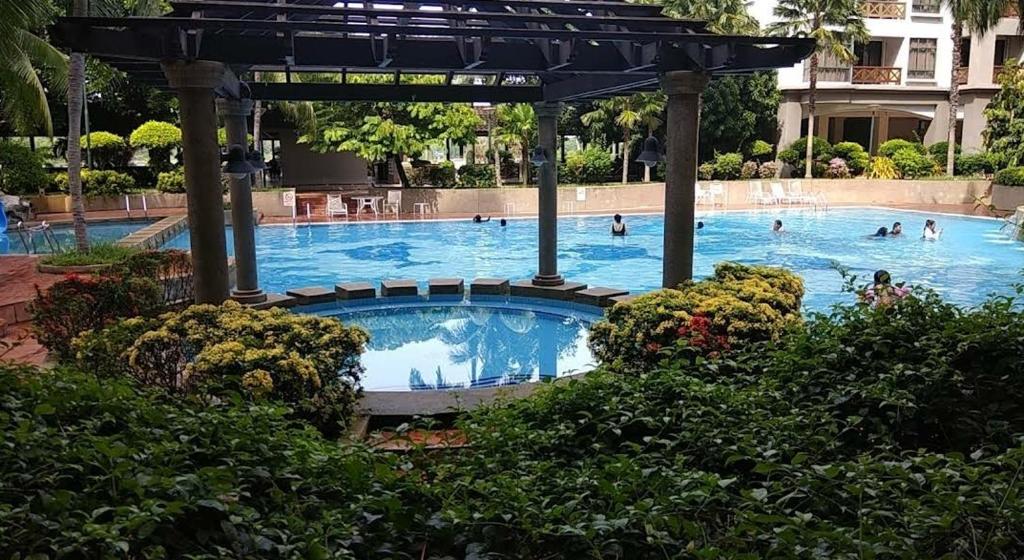 Century Mahkota Apartments photo